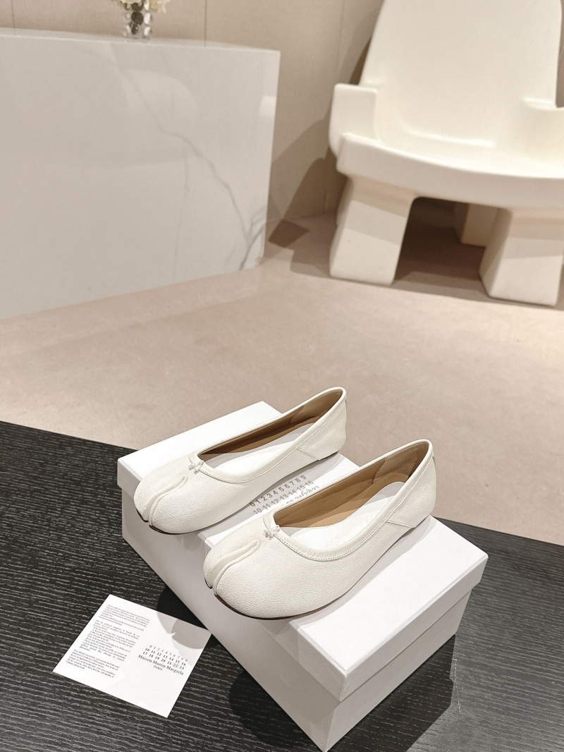 H**mes flat shoes